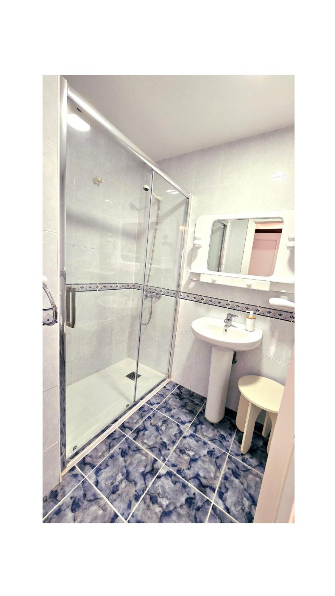 Pension Villa ** Комильяс Экстерьер фото